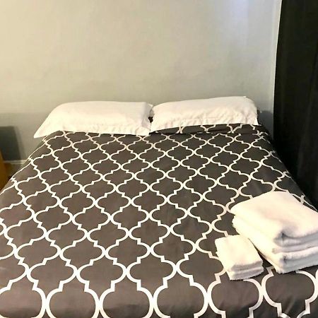Oui On Ludlow - Entire House And Private Rooms In University City 필라델피아 외부 사진