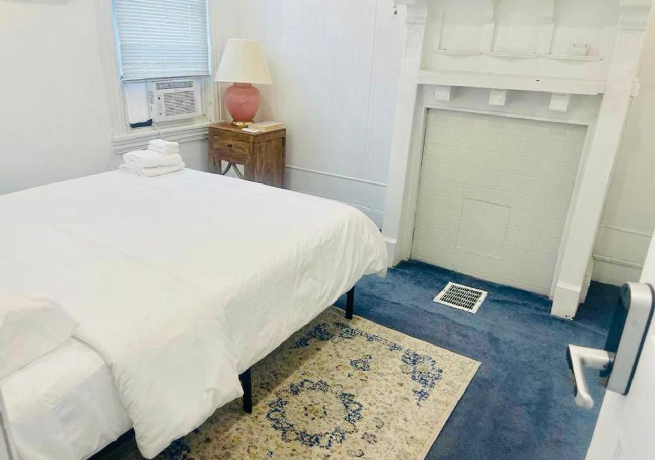 Oui On Ludlow - Entire House And Private Rooms In University City 필라델피아 외부 사진